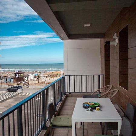 Green Apartament Near The Beach Navodari Exterior photo
