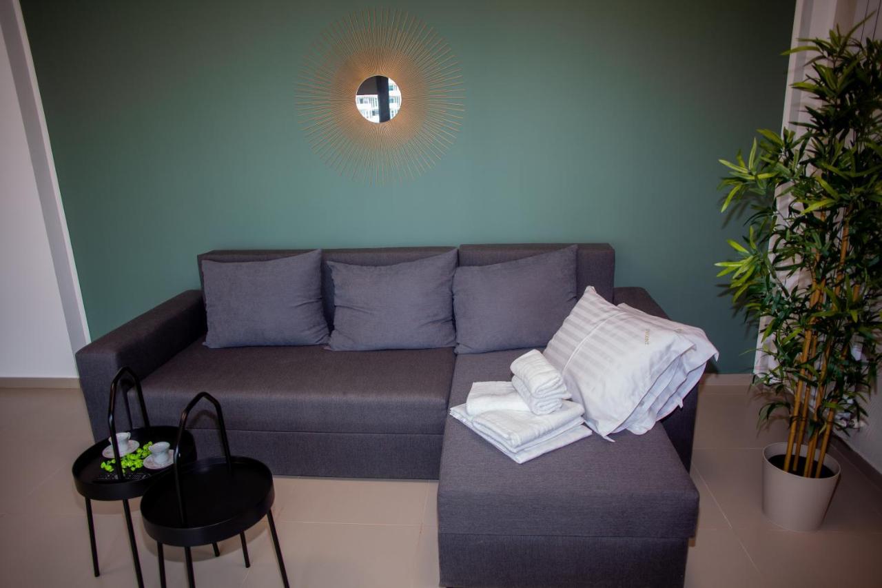 Green Apartament Near The Beach Navodari Exterior photo