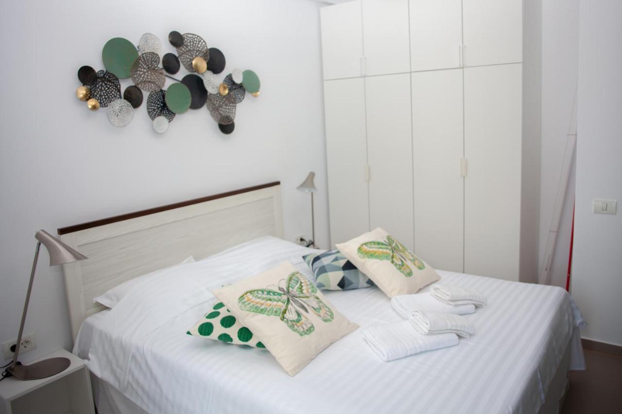 Green Apartament Near The Beach Navodari Exterior photo